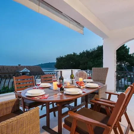 Golden View Luxury Apartment Maslinica Exterior photo