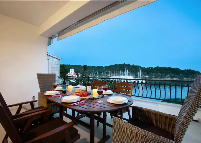Golden View Luxury Apartment