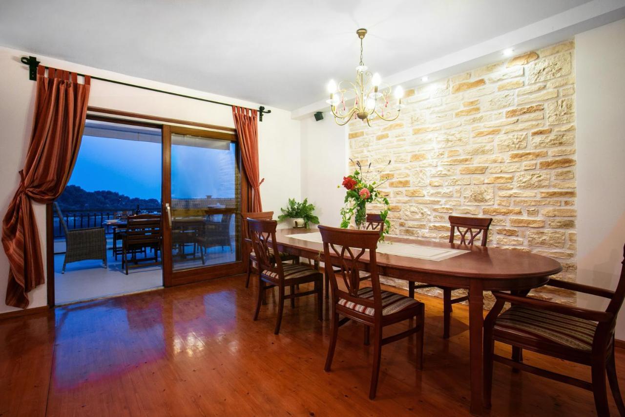 Golden View Luxury