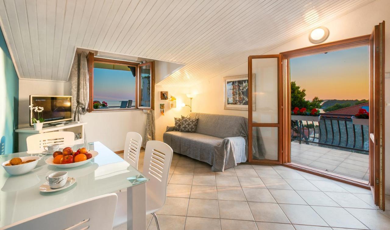 Golden View Luxury * Maslinica